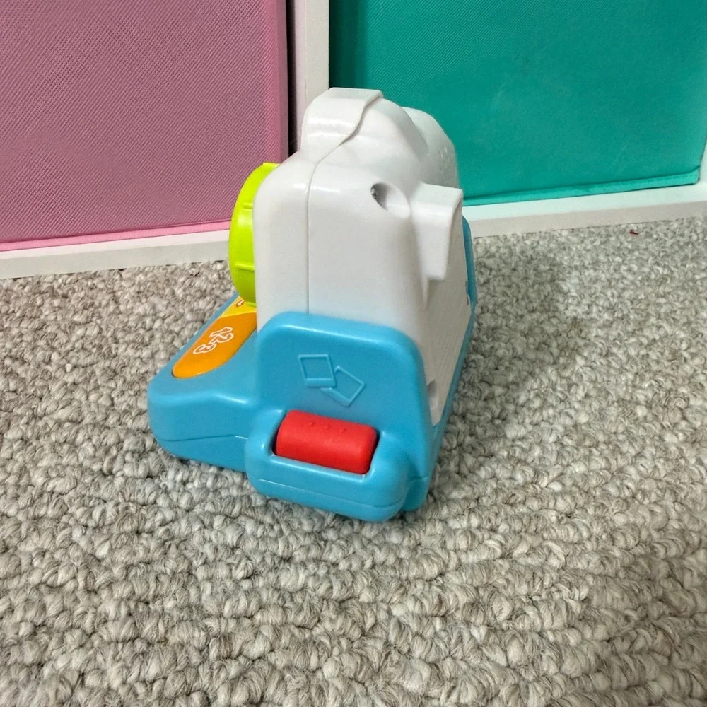 Fisher-Price Laugh & Learn Click & Learn Instant Camera Musical Toy